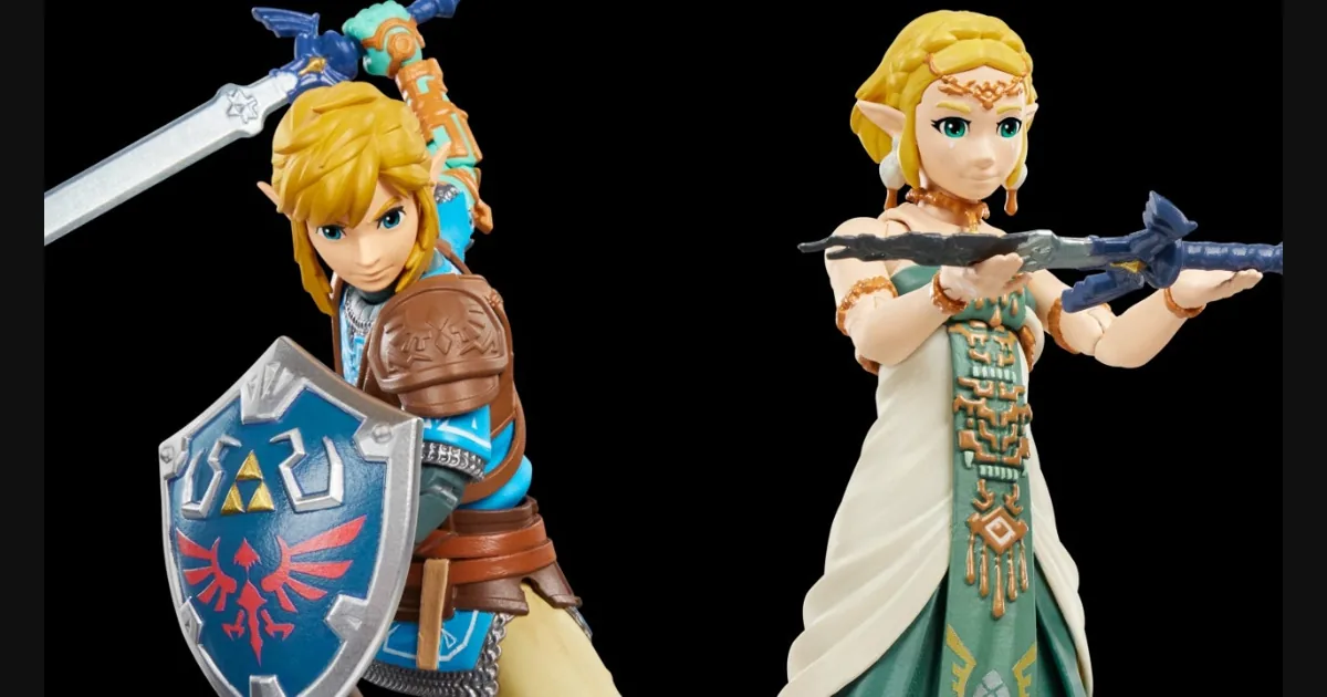 Три коллекционные фигурки героев Zelda на стенде Comic-Con в фэнтезийном стиле