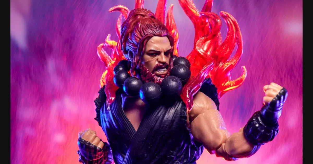Коллекционные фигурки файтеров в стиле Street Fighter на витрине Comic-Con